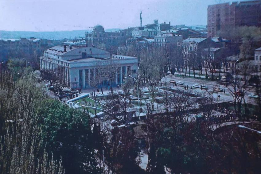 Площадка кинотеатра «Россия» вновь в центре споров: губернатор поднял вопрос о судьбе объекта