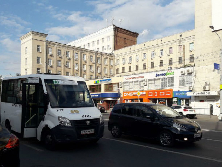 Ростовчане не могут понять нежелание власти утвердить валидаторы на всех маршрутках