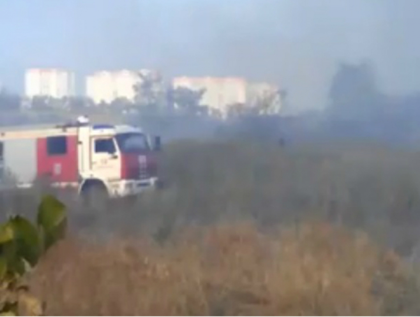 Пылающая второй день свалка на окраине Ростова повергла в шок местных жителей