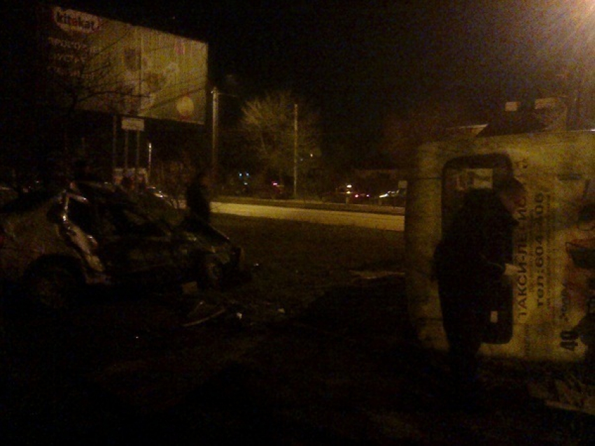 В Таганроге мужчина, угнав маршрутку Hyundai County, спровоцировал смертельное ДТП