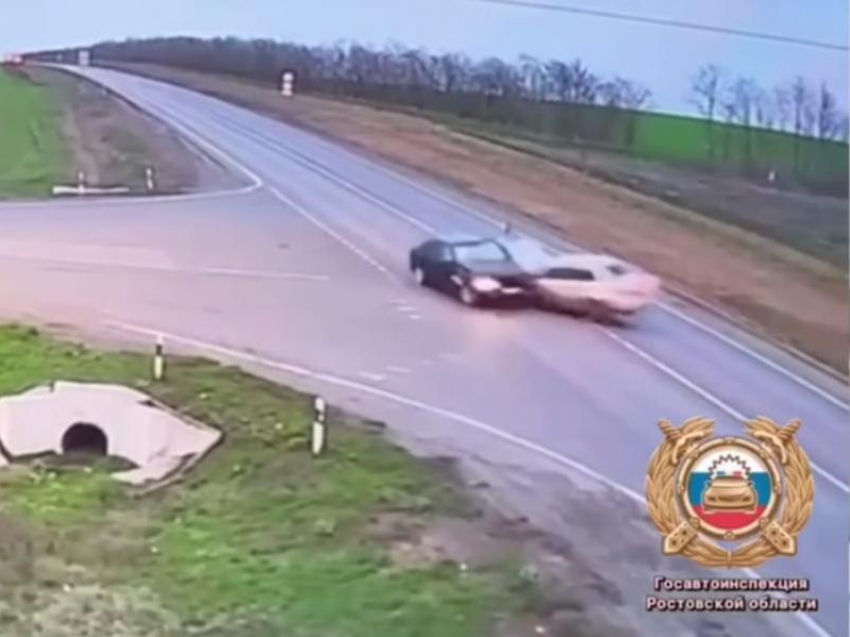 Массовое ДТП с автобусом случилось в Ростовской области