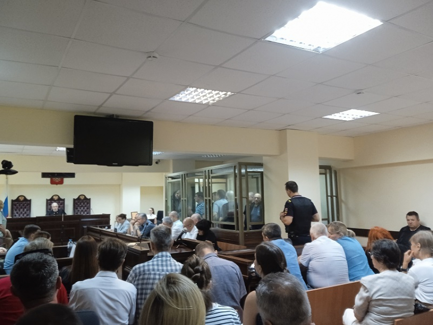 Участникам ОПГ на рынках в Аксайском районе Ростовской области продлили сроки заключения