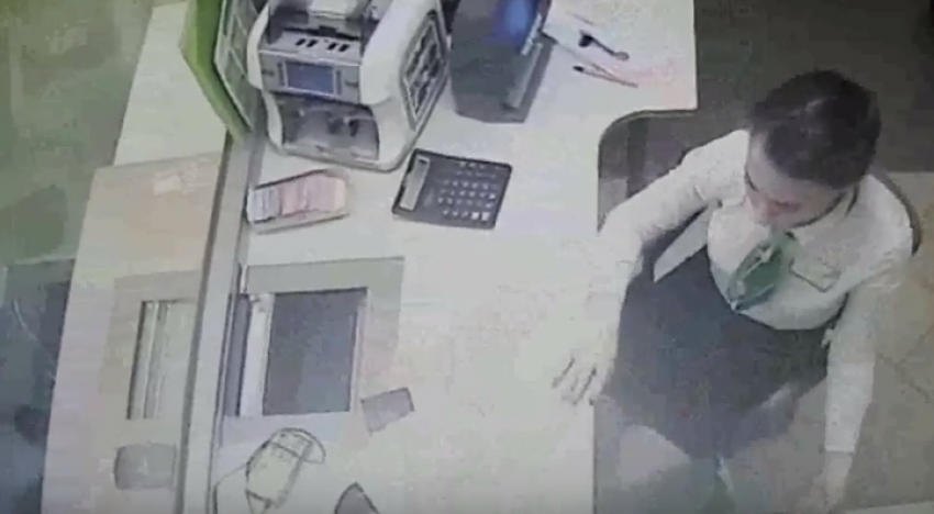 "Тихое» ограбление Сбербанка в Ростове с помощью записки попало на видео