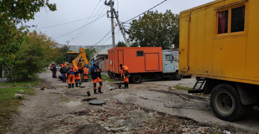 Самую «убитую» улицу страны в Ростове начали ремонтировать