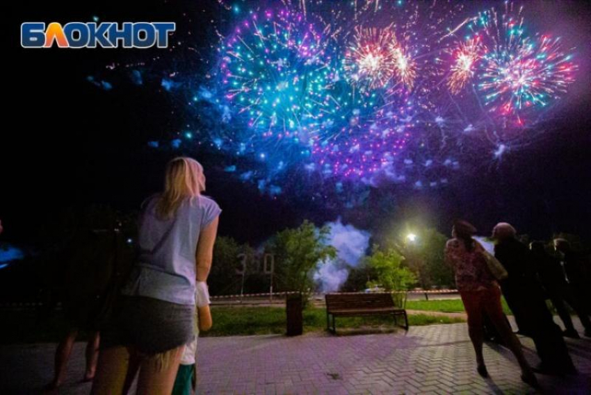 В Ростове МЧС будут ловить тех, кто запустит фейерверки в новогоднюю ночь