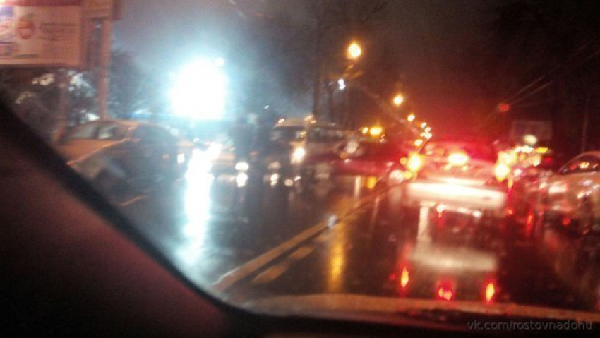 Из-за ДТП в Ростове улица Шолохова оказалась заблокирована