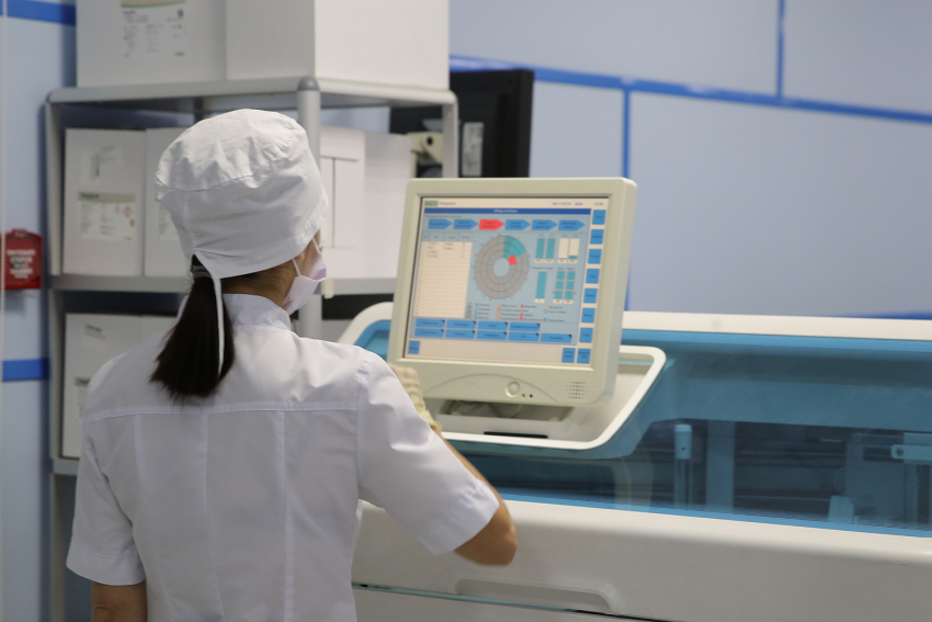 Медиков ростовских больниц с новыми ковидными койками обеспечат СИЗ на месяц