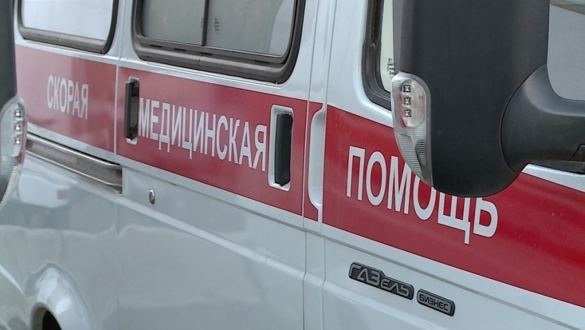 Лихач проигнорировал сигнал светофора и устроил аварию со «скорой помощью» на Малиновского 