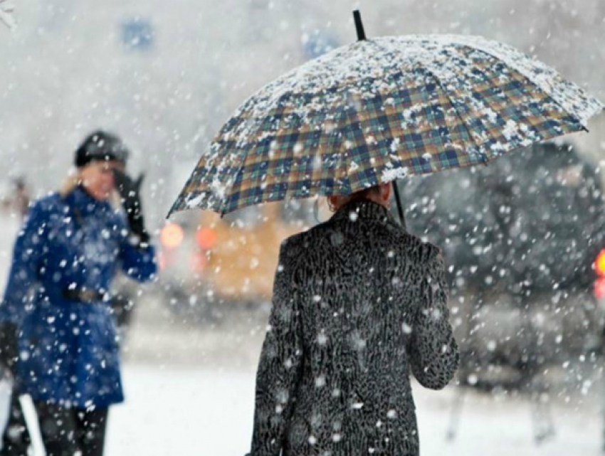 Моросящие дожди со снегом сделают опасным передвижения по дорогам Ростова в это воскресенье