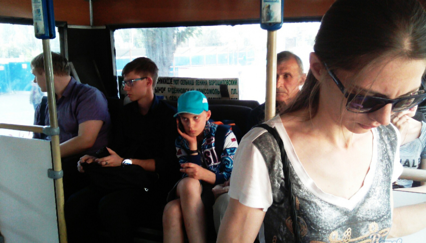 Целый автобус «ослепших» мужчин возмутил воспитанного горожанина в Ростове