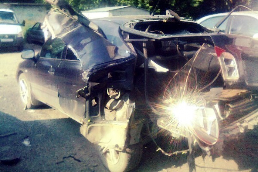 В Новочеркасске на платной автостоянке взорвалась иномарка