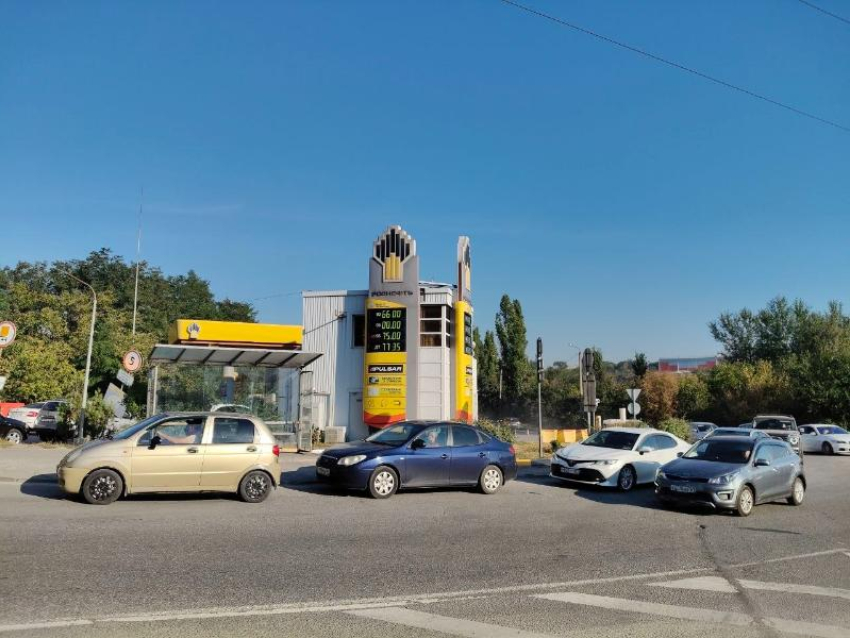 В Ростовской области власти договорились с владельцами АЗС о сдерживании цен на топливо