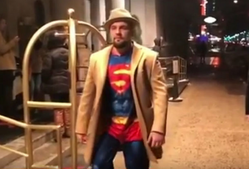Провокационное видео Басты в костюме Супергероя шокировало поклонников