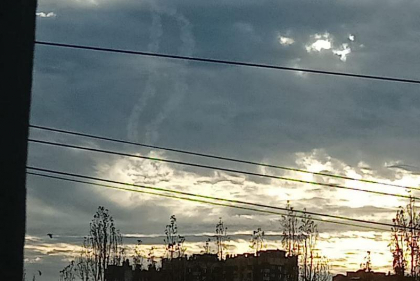 В Ростовской области жители услышали громкий звук взрыва в небе 10 августа