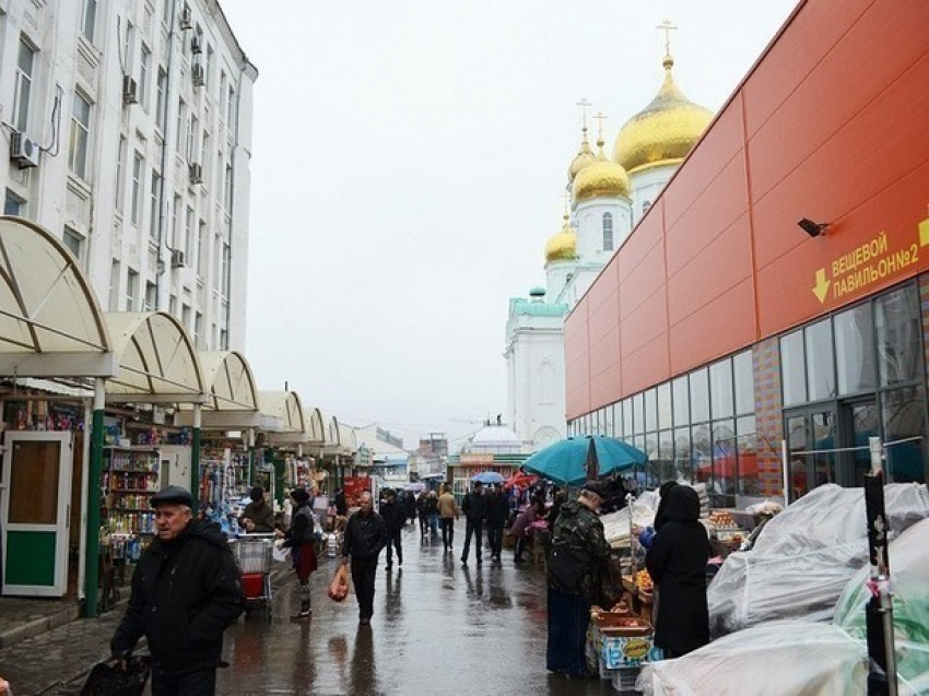 На остановке ростовчанин получил смертельный удар ножом в шею