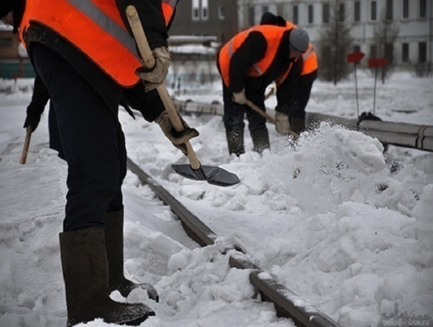 Штраф и выговор получил директор департамента ЖКХ за плохую уборку снега в Ростовской области