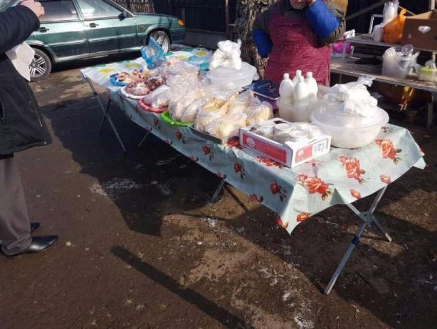 Опасные мясо и молоко обнаружили в переулке и уничтожили власти Ростова-на-Дону