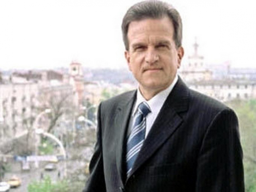 Мэр Ростова Михаил Чернышев поздравил медиков с профессиональным праздником