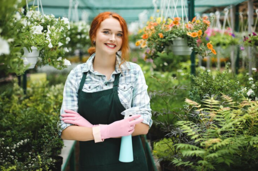 В Ростове в магазин требуется продавец цветов и комнатных растений оптом