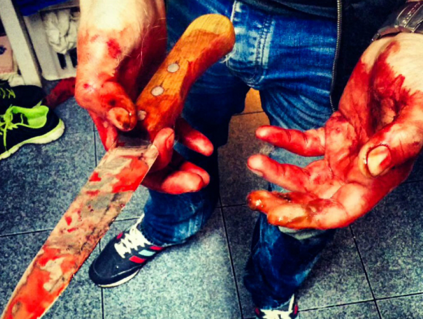 Обезумевший житель Ростовской области зарезал ножом своего сына и невестку