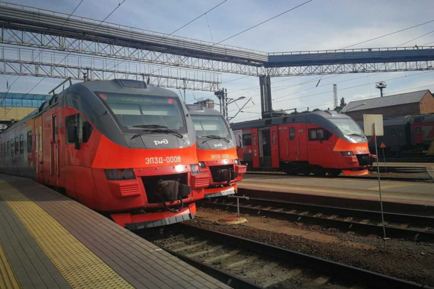 Пять уральских поездов пройдут через Ростовскую область на черноморские курорты 