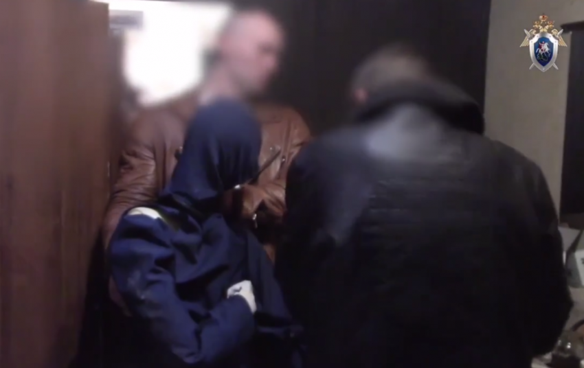 В Ростове будут судить мужчину за убийство знакомого «розочкой» в квартире