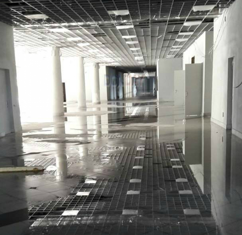 Строящийся стадион «Ростов-Арена» не выдержал напор водной стихии