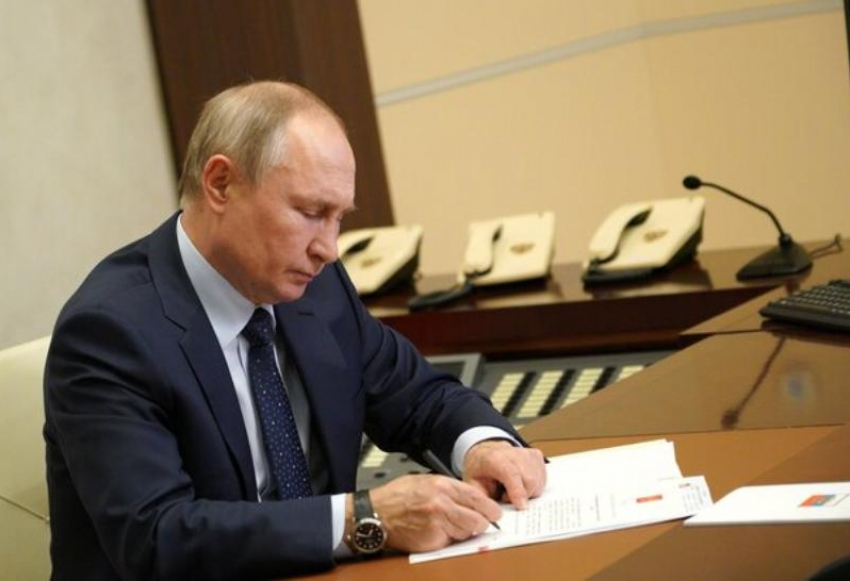 Президент Путин назначил в Ростовской области четырех новых судей
