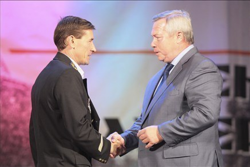 Василий Голубев вручил шахтерам медали «За доблестный труд на благо Донского края»