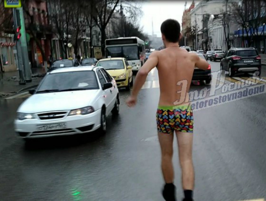 Голый мужчина бегал по улицам Шахт » Новости города Шахты