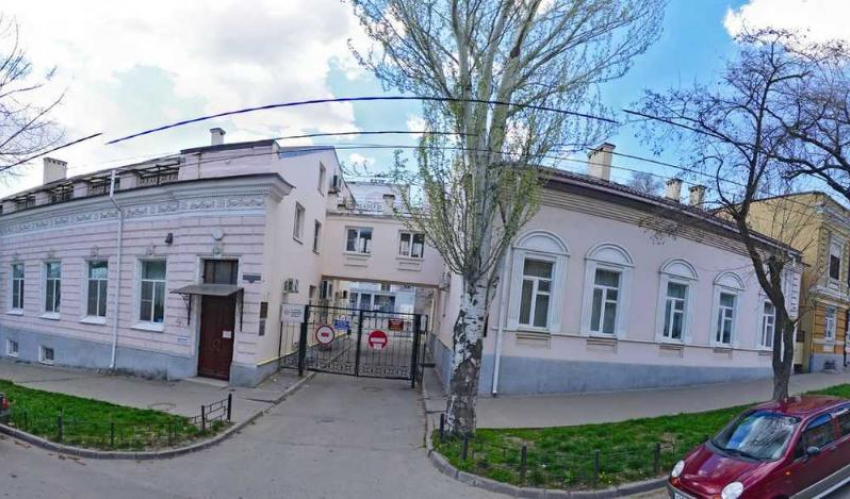 Заместителя главврача онкодиспансера Ростовской области поймали на взятке