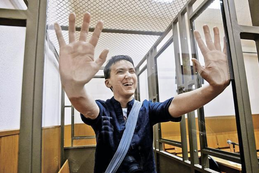 Порошенко готов отправить за Надеждой Савченко свой самолет 