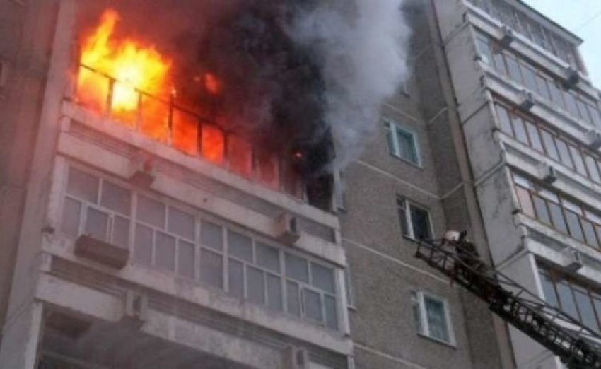 В Ростове на Штахановского горела квартира в девятиэтажке