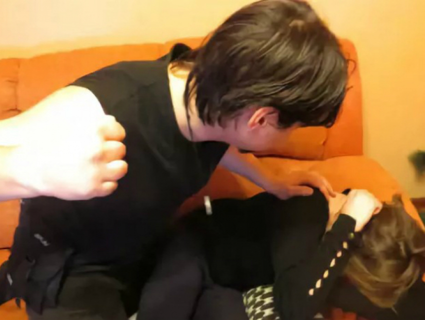 Уставший от нравоучений мужчина разбил голову своей пожилой матери в Ростове