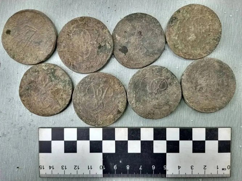 В Старочеркасской нашли старинные монеты XVIII века