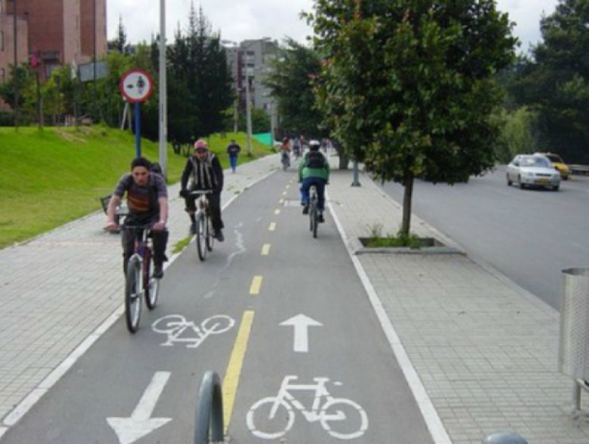 Велосипедистам пообещали собственную полосу движения на центральной улице Ростова