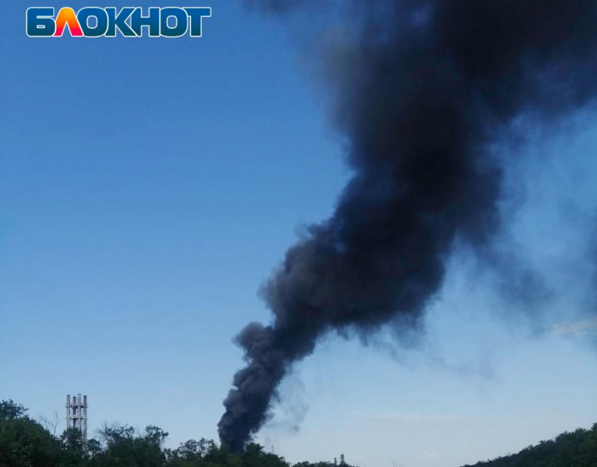 Источник: беспилотник врезался в Новошахтинский нефтезавод