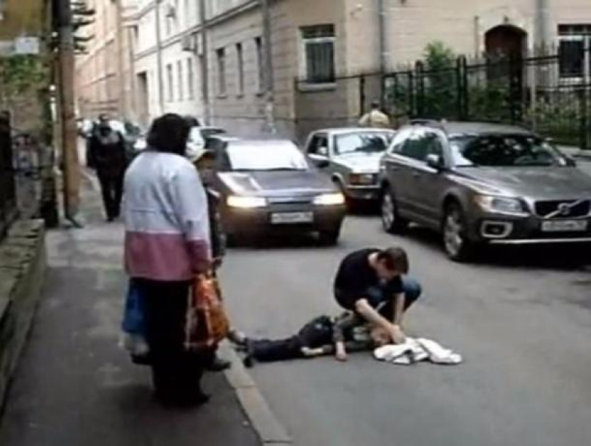 Школьник угодил под колеса иномарки в Ростове-на-Дону