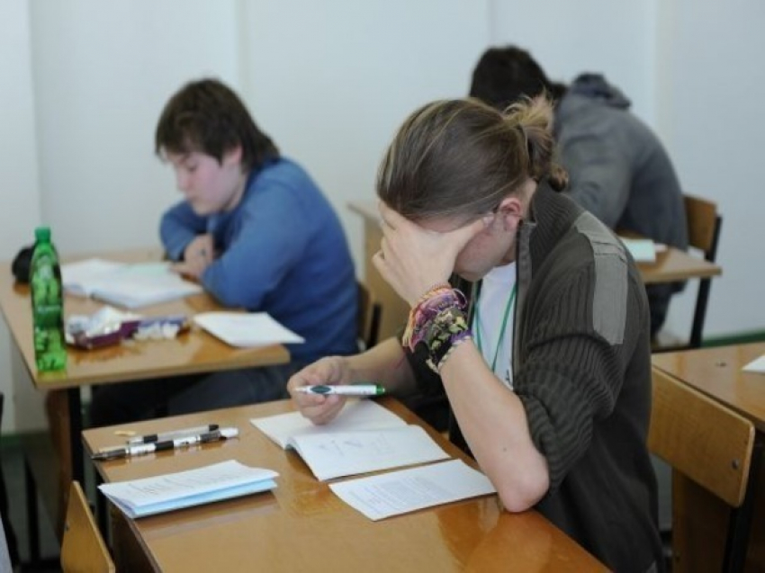 Ростовских школьников заставили писать об измене и ее причинах 