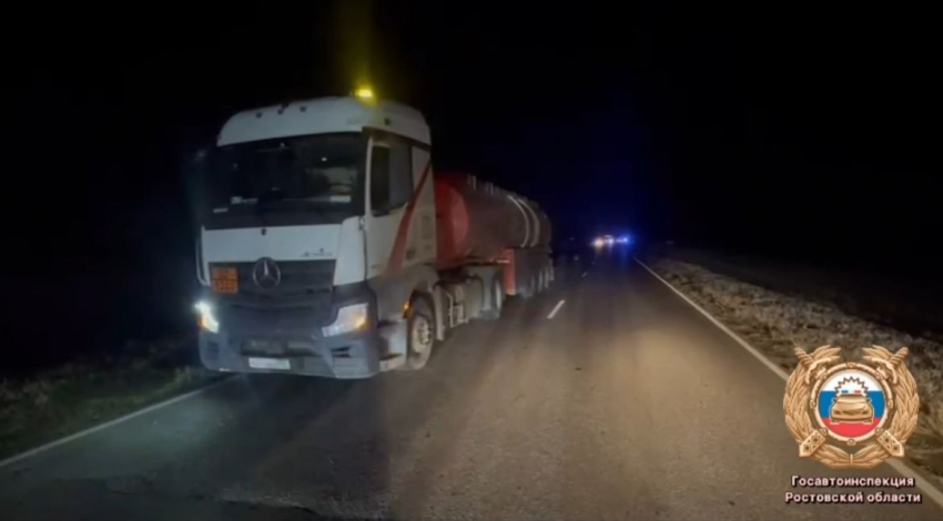 Дважды попал под колеса и погиб перебегавший дорогу пешеход в Ростовской области