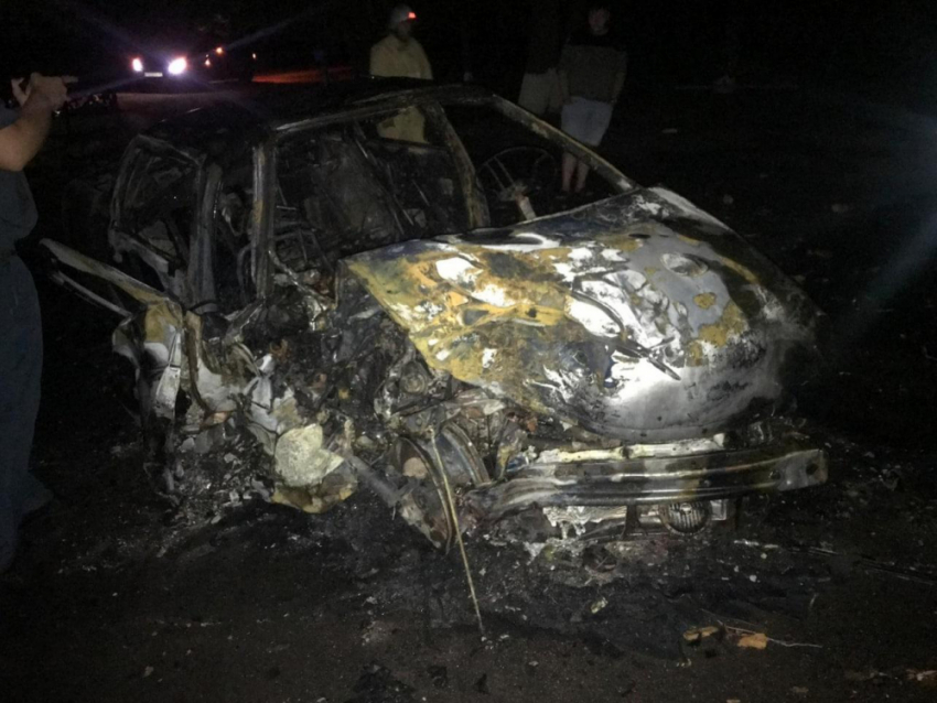 Двое жителей Ростовской области погибли в загоревшейся в Воронежской области машине