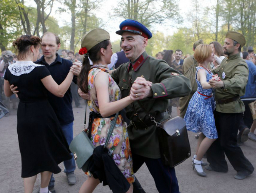 Газировку как в СССР и пасодобль от военного оркестра пообещали ростовчанам в День Победы