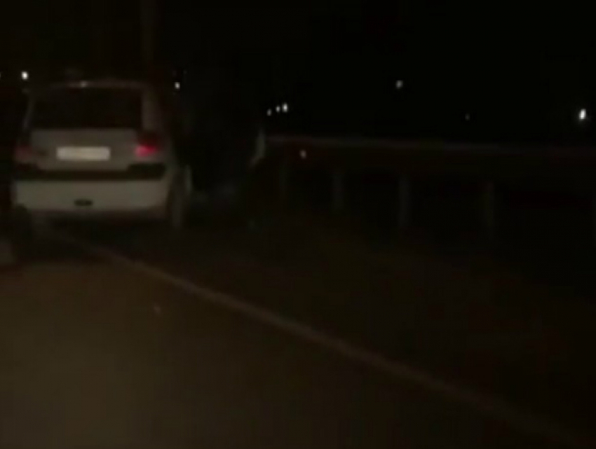 Девушка за рулем иномарки пострадала в ДТП под Ростовом
