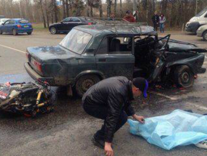 Смертельное столкновение мотоциклиста с автомобилем произошло в Ростовской области