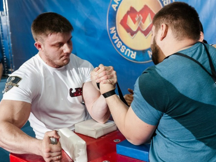 Донские спортсмены привезли награды с чемпионата России по армрестлингу