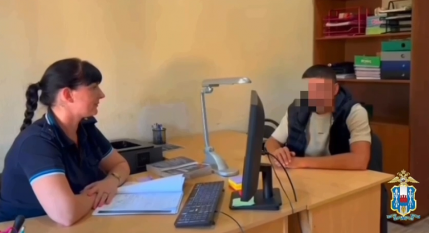 В Каменске задержали мужчину, который на похищенные деньги пил кофе