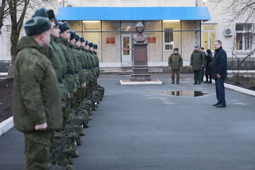 Призывников из Ростовской области направили в Президентский полк