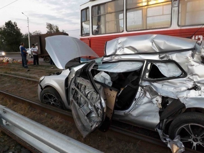 В Новочеркасске водитель «Киа» погиб при столкновении с «ГАЗелью»