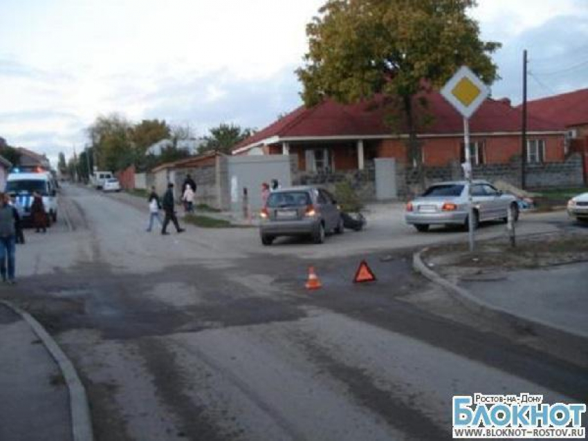 В Ростове иномарка сбила двухлетнюю девочку на тротуаре
