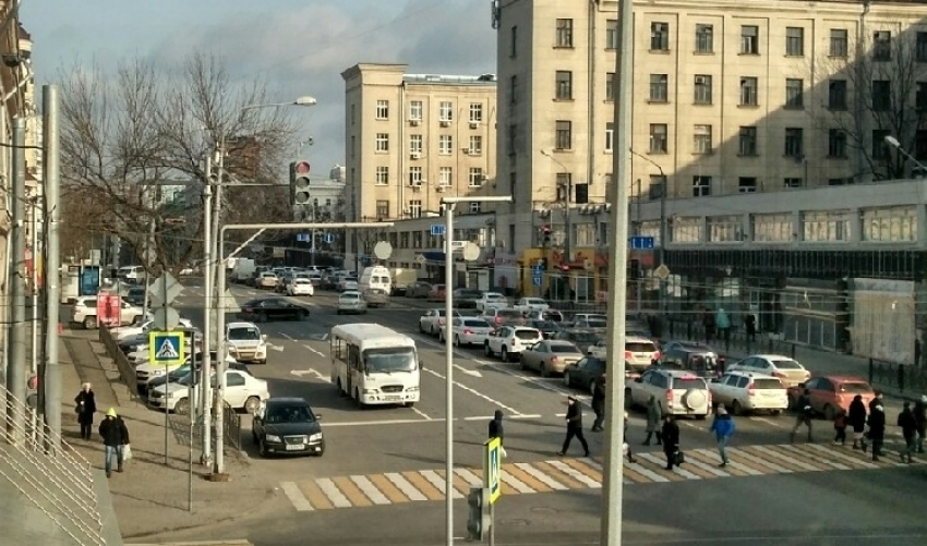 В Ростове оплату банковскими картами введут на 24 городских маршрутах